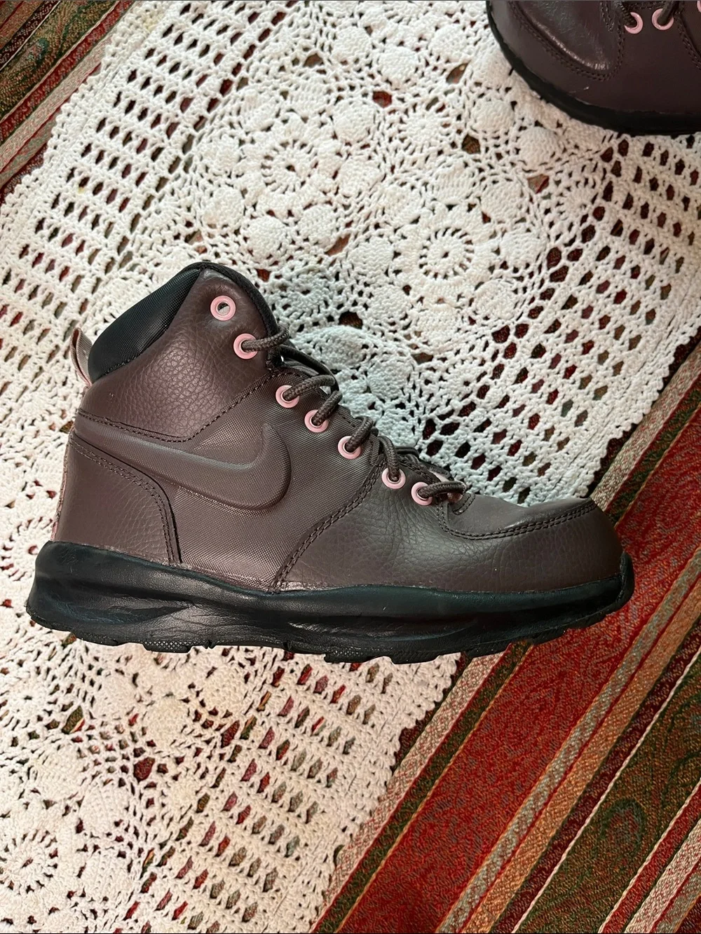 Nike Manoa LTR boot in violet ore and dark smoke grey 3.5 big kid leather